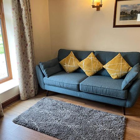 Tupenny Cottage, Old Mill Farm, Cotswold Water Park サイレンセスター エクステリア 写真