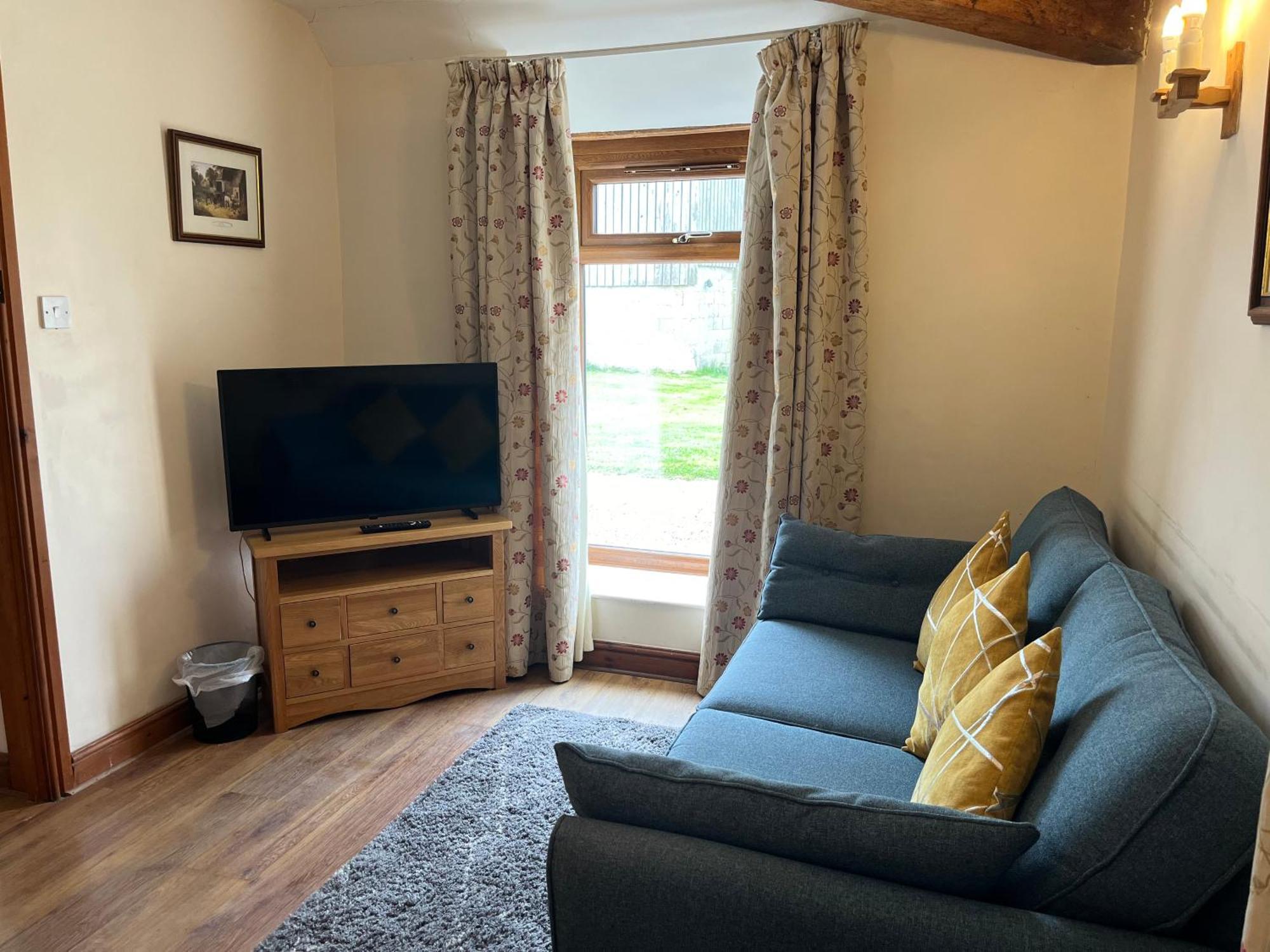 Tupenny Cottage, Old Mill Farm, Cotswold Water Park サイレンセスター エクステリア 写真