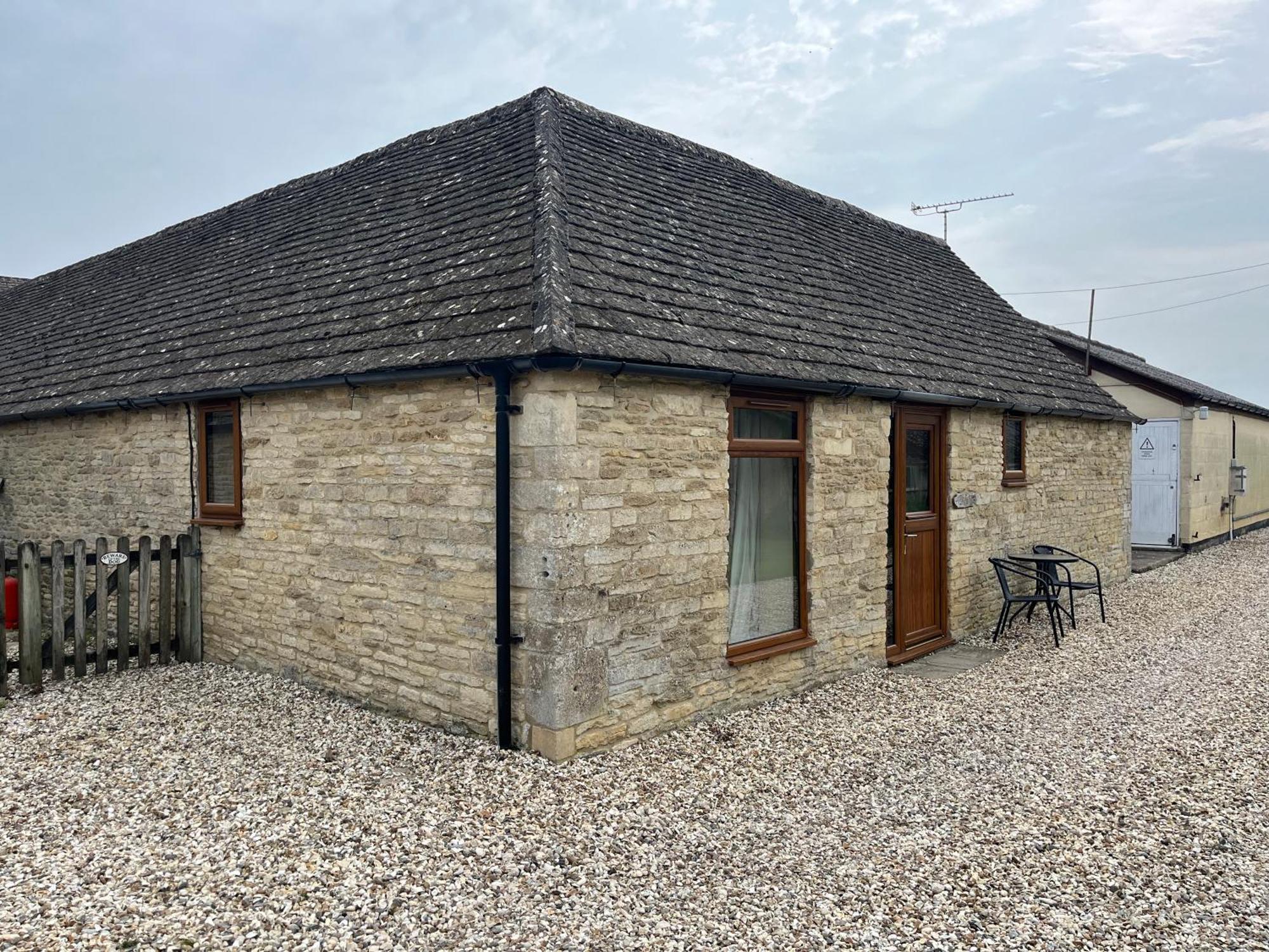 Tupenny Cottage, Old Mill Farm, Cotswold Water Park サイレンセスター エクステリア 写真